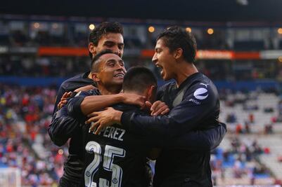 El campeón sale del coma con goleada