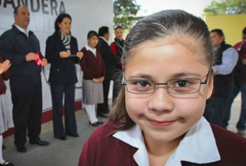 Buscan recurso para 10 mil lentes más