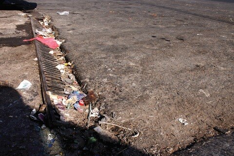 Realizan limpieza de  drenajes  en mercados de la capital