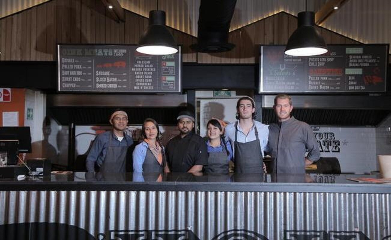 Con un sinfín de platillos ahumados, el chef Daniel y su equipo honran la frescura y lo saludable de los ingredientes, sin dejar de lado el sabor. (FOTOS: GONZALO IBAÑEZ. EL UNIVERS)