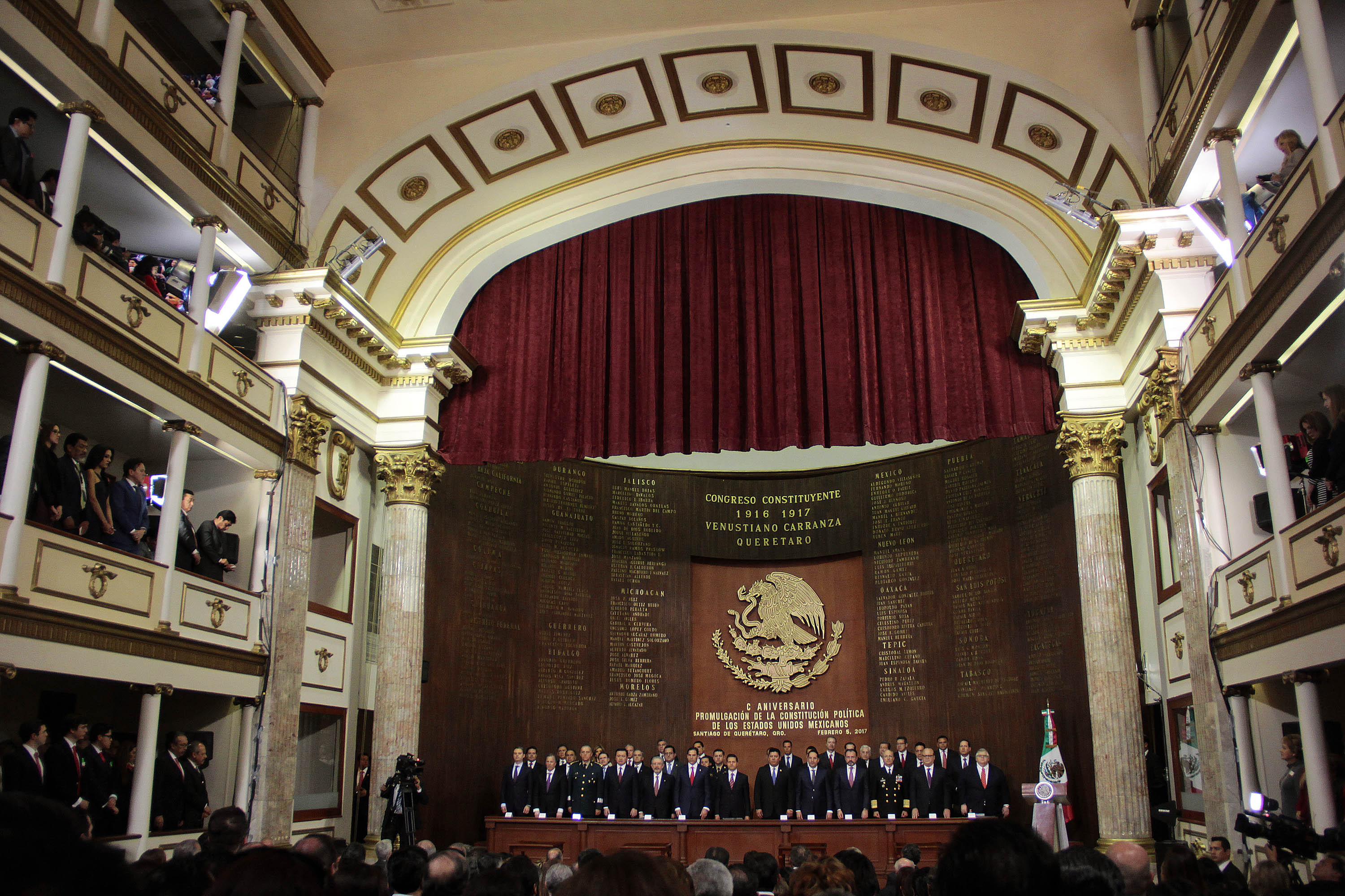 Celebrar a la Constitución es una “gran farsa”: Morena