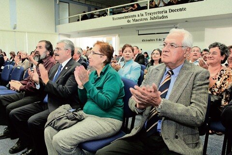 Contratarán a más profesores