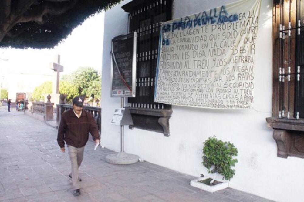 Manta anónima en Presidencia de SJR