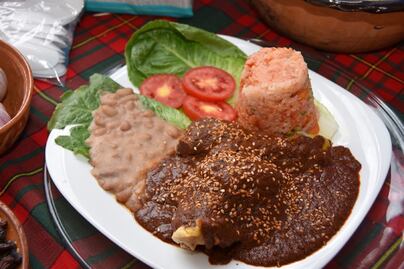 Anuncian sexta edición de la Tradicional Feria del Mole, la Nieve y la Enchilada 