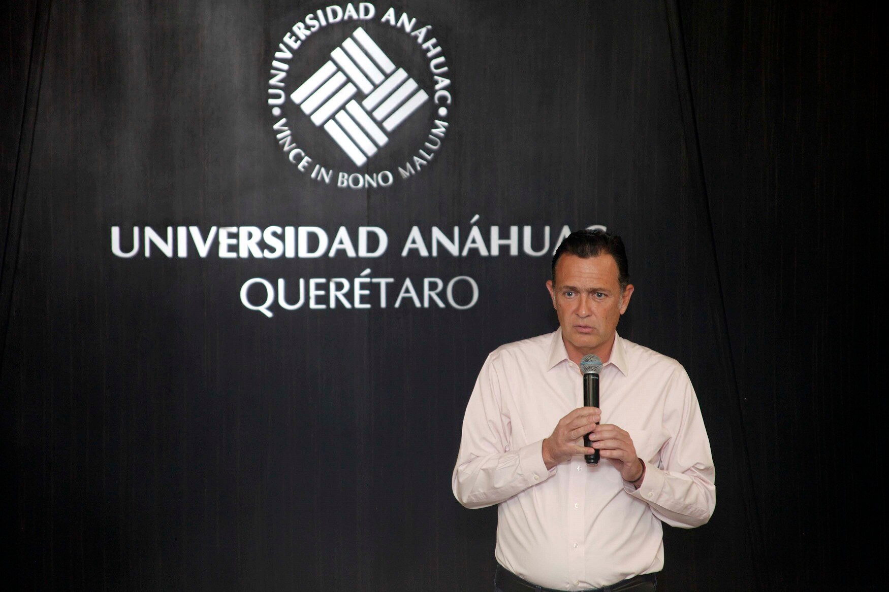 Impulsando a jóvenes emprendedores