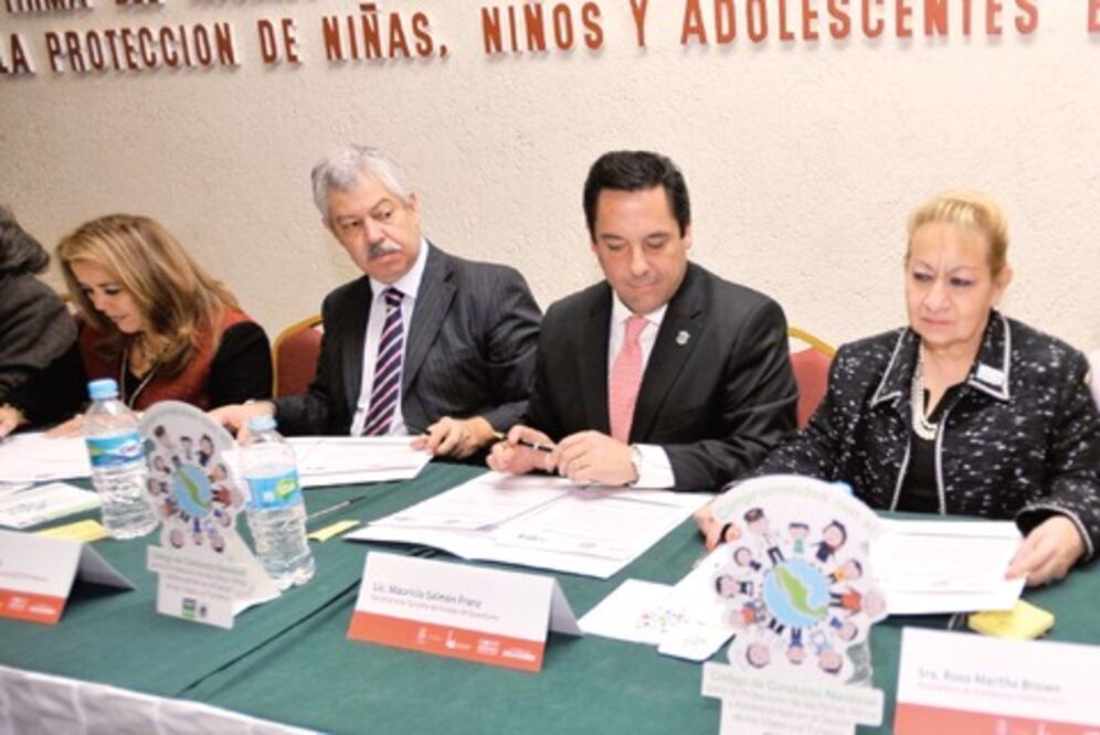 Firman código para proteger a menores