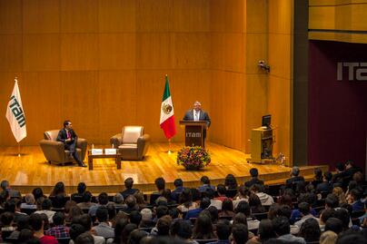 Falacia, culpar al comercio global de los males: Carstens