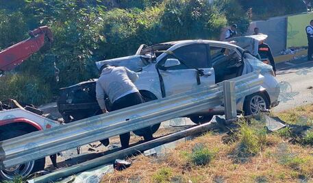 Choque contra barra de contención en Bernardo Quintana deja un lesionado grave