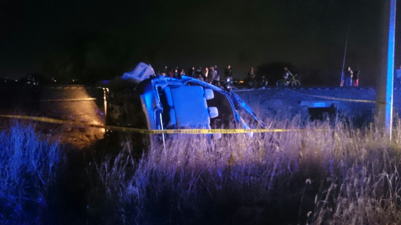 Colisión entre una camioneta y el tren deja dos muertos en El Marqués