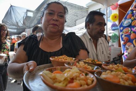 El caldo del buey, platillo que reúne a El Pueblito