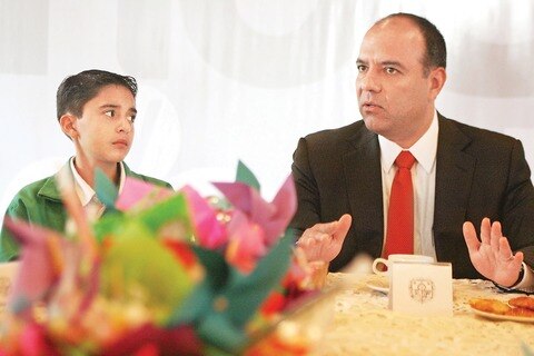 Niños conviven con el alcalde de Querétaro