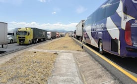 Obras en la carretera 57 alargan trayectos de los transportistas