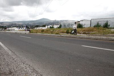 Hay déficit de puentes peatonales