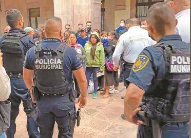 Autoridades estatales detienen Jerónimo Sánchez y Rogelio Orozco en Plaza de Armas