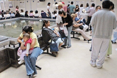 45% avalan  servicios de salud