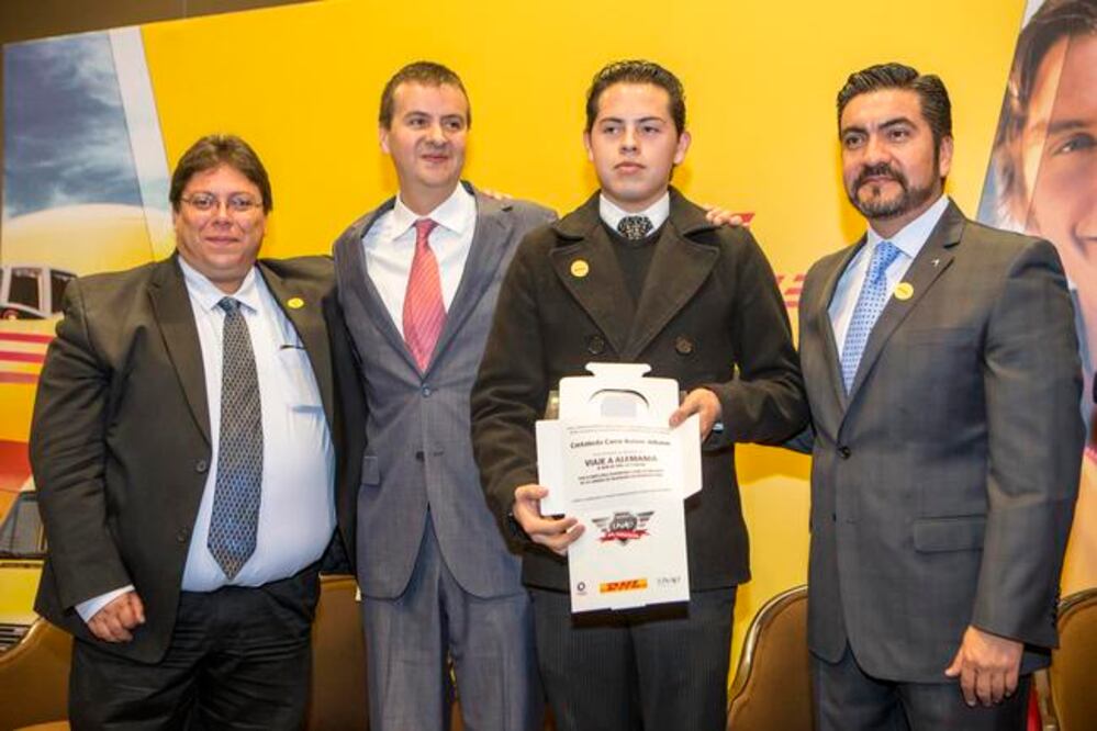 Johann es originario de Puebla, pero llegó a Querétaro a estudiar la carrera de Ingeniería Aeronáutica en Manufactura, tiene promedio de 9.5 y este año egresará de la UNAQ (DEMIAN CHÁVEZ. EL UNIVERSAL)