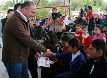 Entregan obras en Arroyo Seco