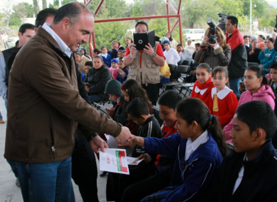 Entregan obras en Arroyo Seco