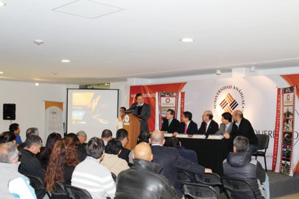 Presentan máster en liderazgo