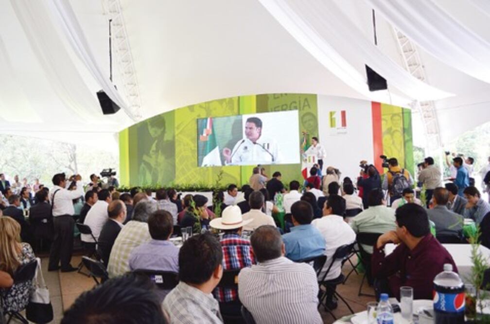 Ricardo Astudillo presenta informe