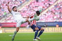 Gallos Blancos vence 2-0 a Chivas en el estadio Akron