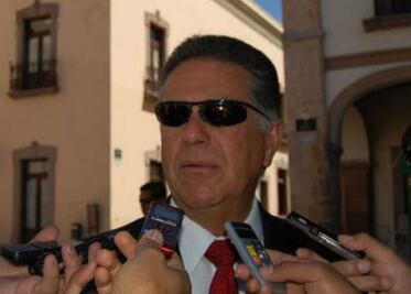 Quirarte asiste a convención