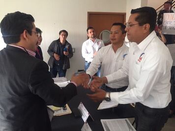 Adolfo Ríos no cumple con la ley de residencia, dice candidato de Convergencia Querétaro