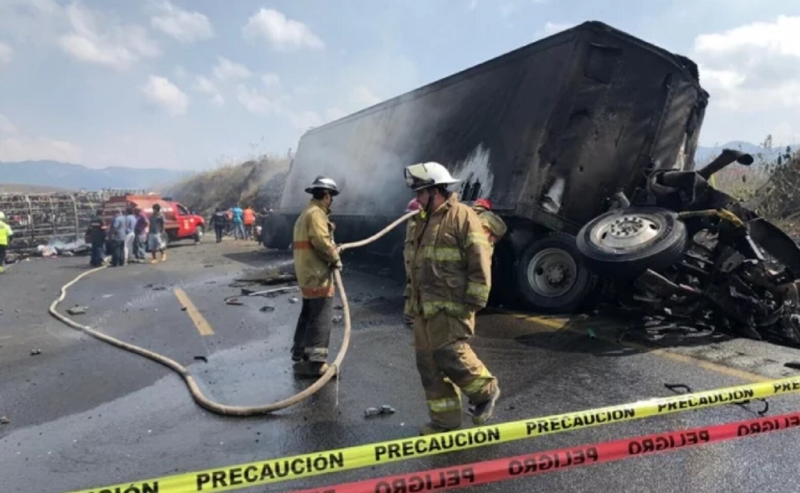 Reportan 21 muertos tras accidente en autopista Veracruz-Puebla