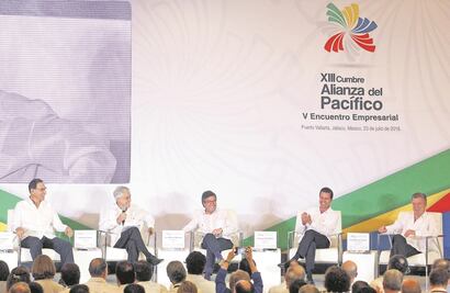 Libre mercado debe combatir desigualdad: EPN