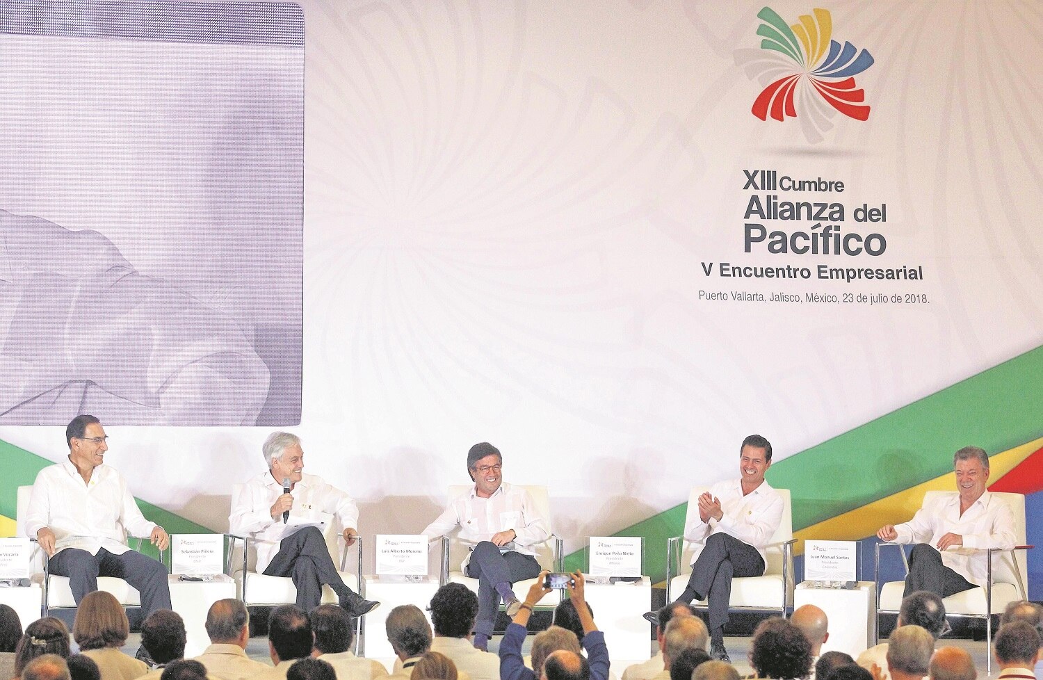 Libre mercado debe combatir desigualdad: EPN