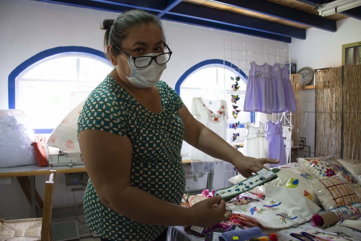 Desde el corazón de la Sierra Gorda, mujeres bordan oportunidades para su comunidad
