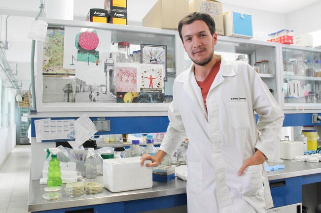 En el laboratorio analizan el fitocromo, una proteína presente en plantas, bacterias y hongos, que actúa como fotorreceptor de luz. (ESPECIAL)