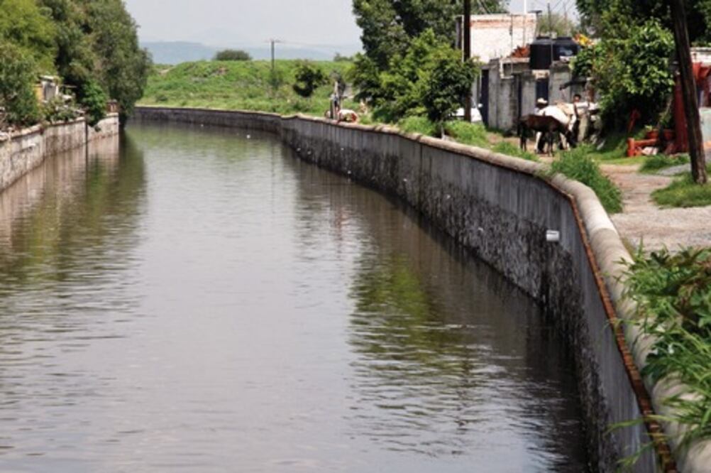 Reubicarán a familias de río  El Pueblito 