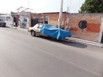 Retiran 71 vehículos chatarra de las calles