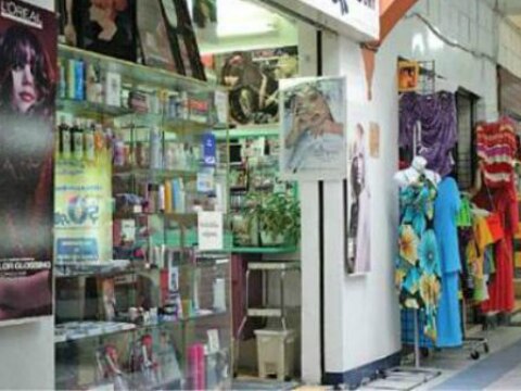 Avalan ley para regular comercios