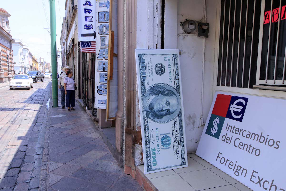 Paisanos incrementan 20% el envío de remesas