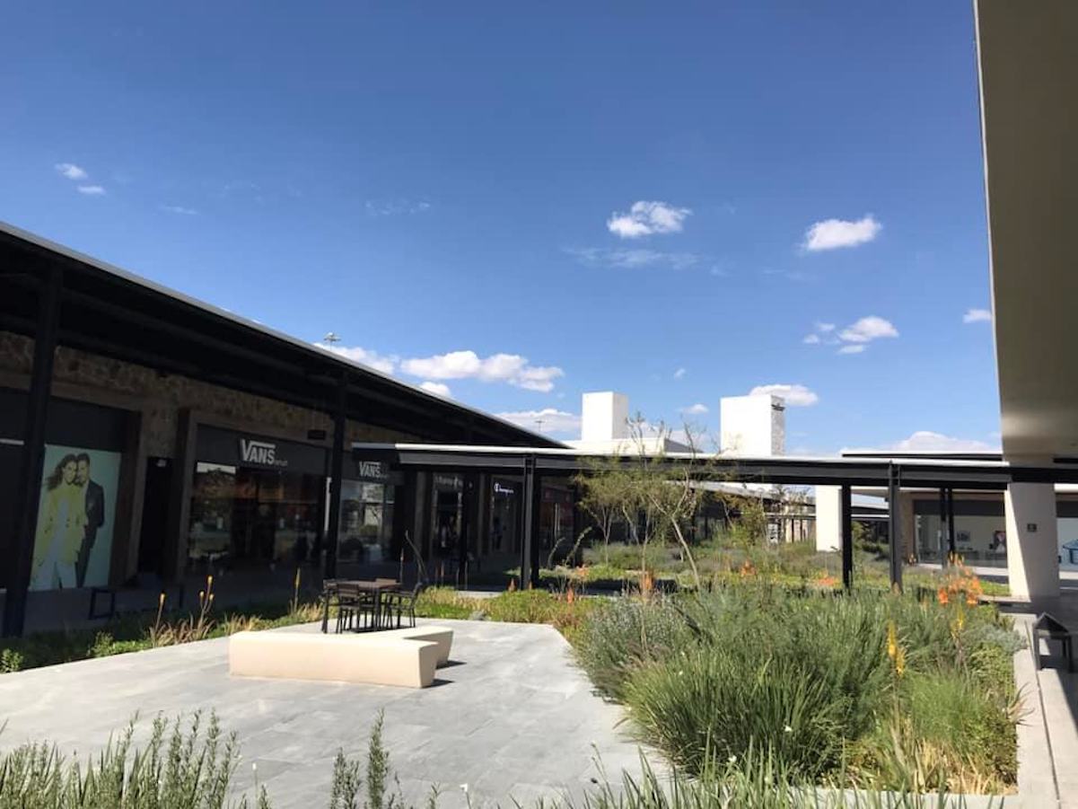 "Fue una pesadilla"; denuncian en redes sociales asalto en plaza Premium Outlets Querétaro