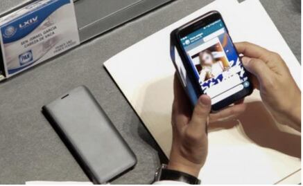 Senador chatea sobre sexoservicio en su escaño