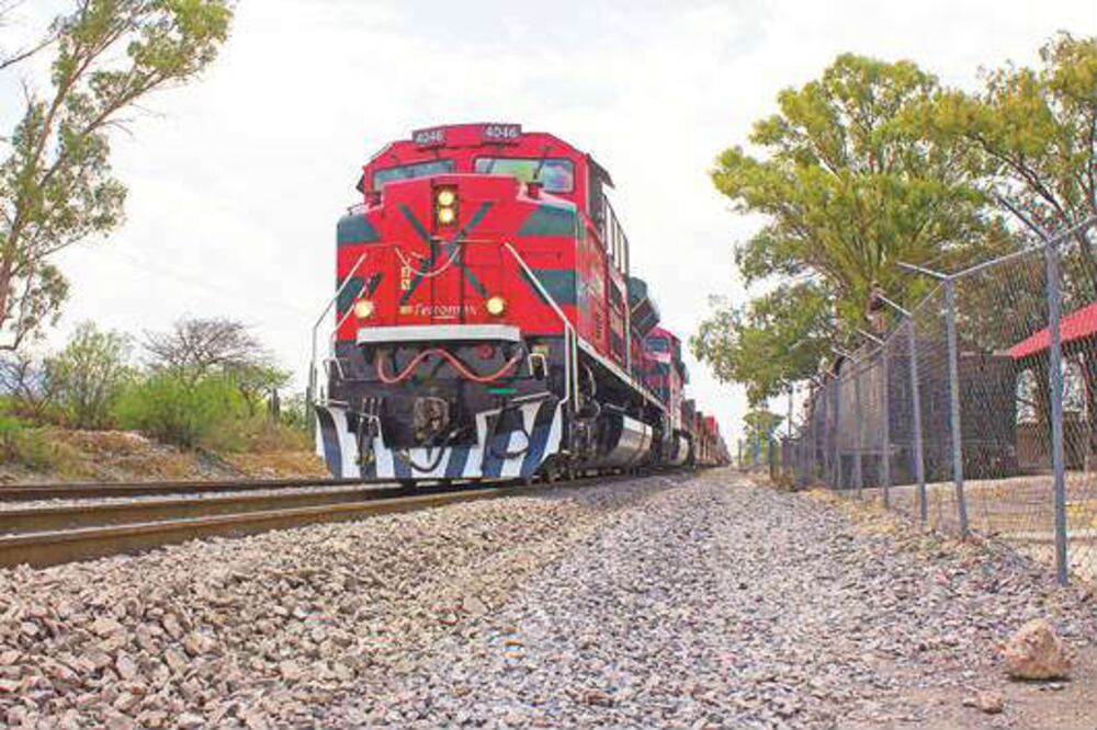 Postergan bases del tren