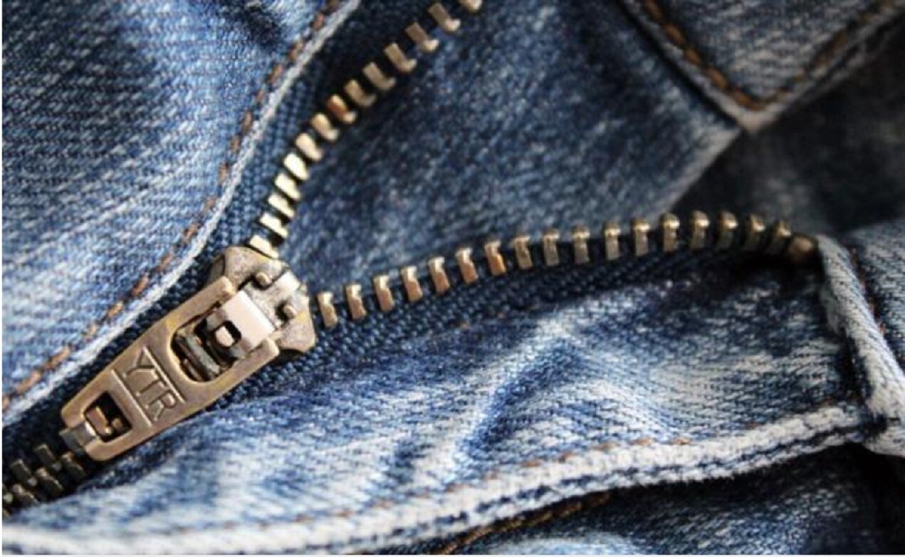Jeans asimétricos buscan entrar a tu guardarropa
