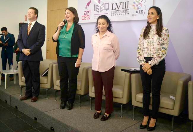 Mujeres van por el cambio político