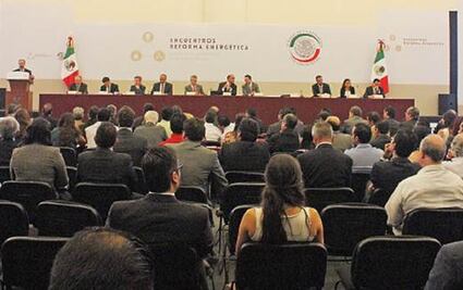 PRI y PAN  promueven la reforma energética