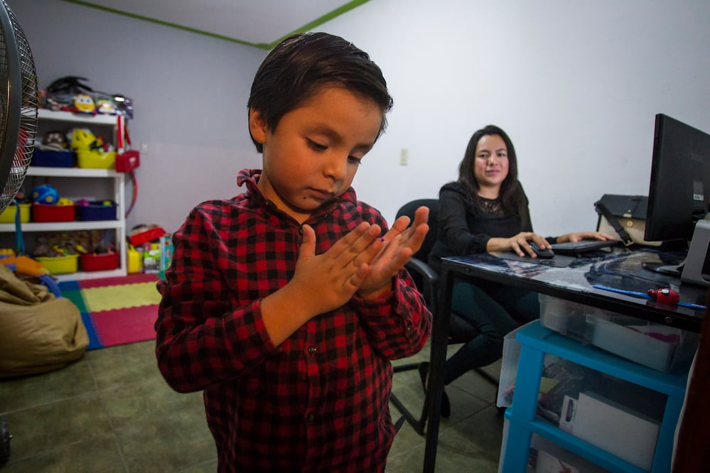 Además seis de cada 10 mujeres solteras ocupadas, con al menos un hijo, se desempeñan como trabajadoras subordinadas FOTO: DEMIÁN CHÁVEZ