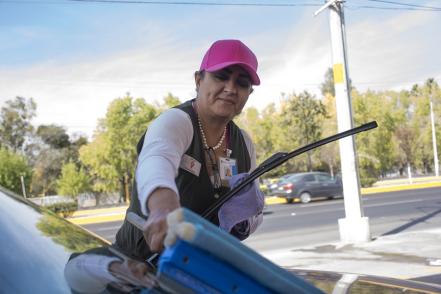 #NuestrasHistorias. En gasolineras las mujeres adquieren protagonismo