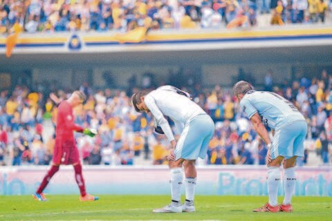 Caen con el líder y casi están fuera