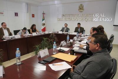 PRI y Morena incumplen con transparencia