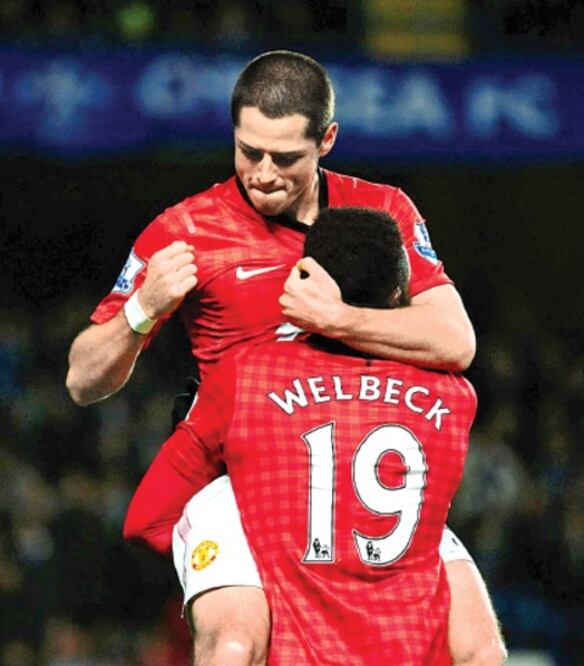 "Chicharito" anota, pero eliminan a ManU