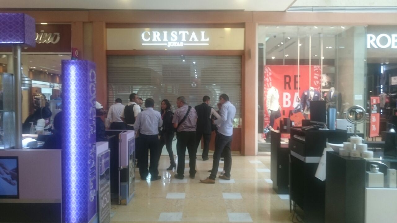 Falsa alarma por robo en centro comercial