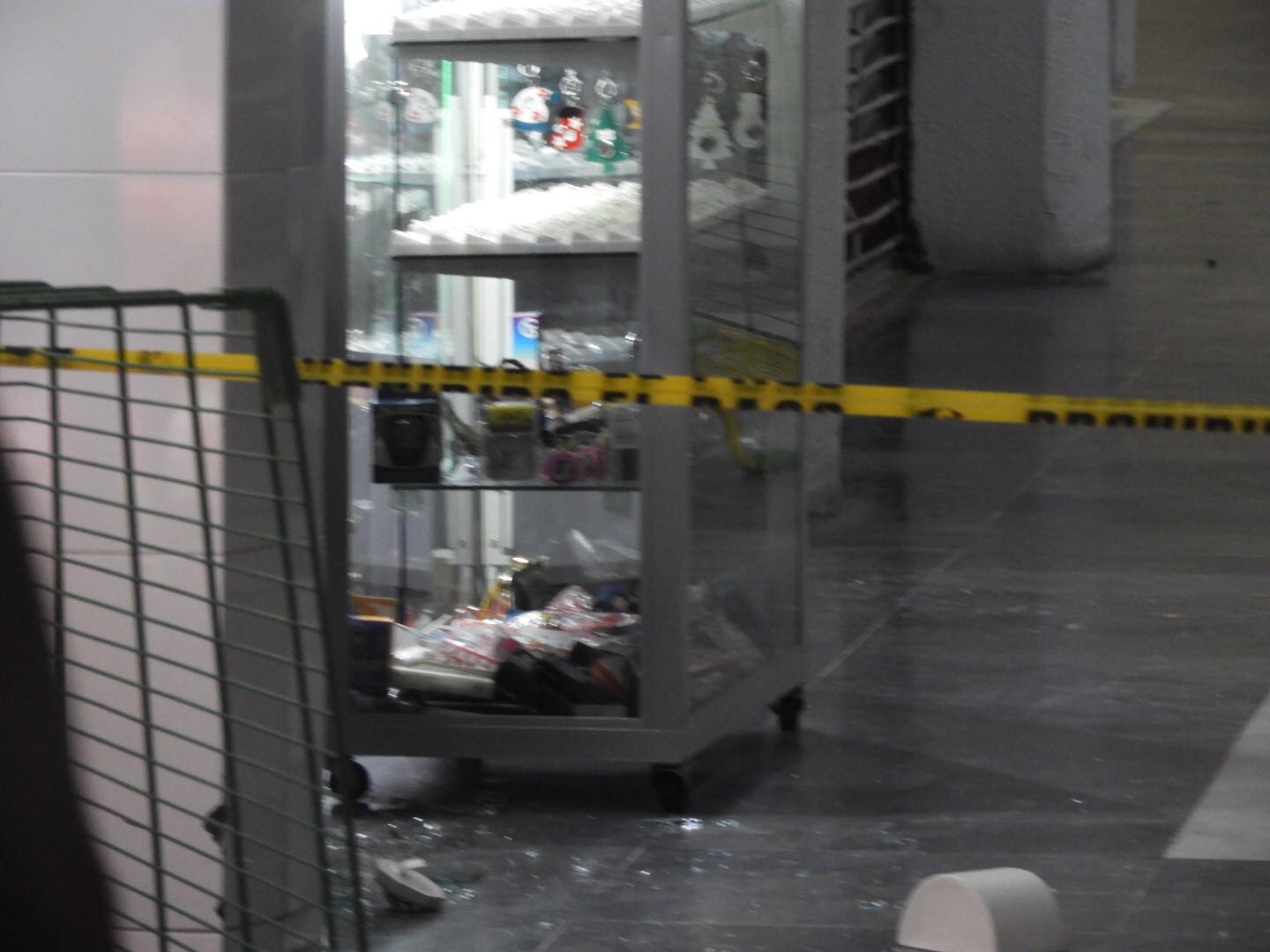 Atracan joyería en Galerías Constituyentes