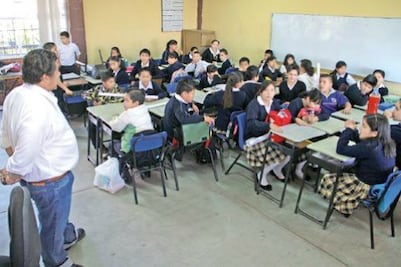 Piden evaluación sicológica para maestros de nivel básico